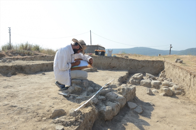 Maydos Kilisetepe Höyüğü'nde 4 bin yıllık savunma duvarı kalıntıları